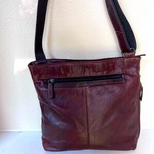 Beautiful Jack Georges brown leather crossbody